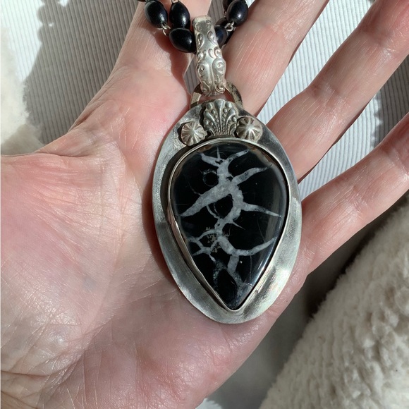 Necklace, (septarian stone) - Picture 9 of 10